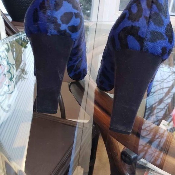 Almost new, elegant horse hair leather high heels Royal blue and black. - Picture 4 of 4